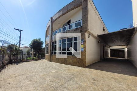 Casa à venda com 278m², 4 quartos e 4 vagasGaragem