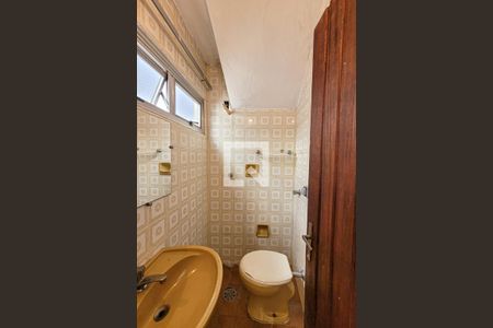 Casa à venda com 278m², 4 quartos e 4 vagasBanheiro de Serviço