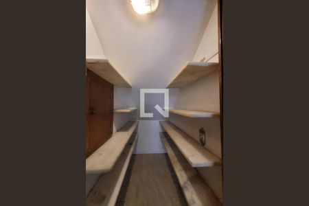 Casa à venda com 278m², 4 quartos e 4 vagasDespensa