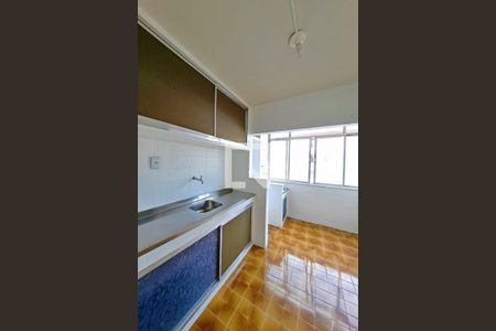 Cozinha de apartamento para alugar com 3 quartos, 65m² em Del Castilho, Rio de Janeiro