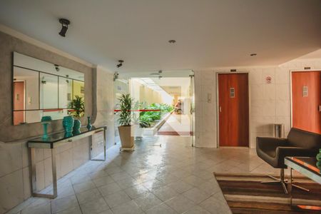 Apartamento para alugar com 78m², 2 quartos e 1 vaga Apartamento para alugar com 78m², 2 quartos e 1 vagaHall social