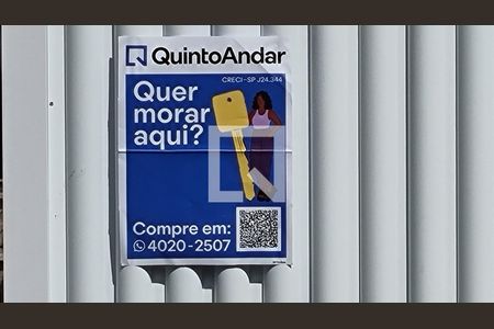 Casa à venda com 254m², 4 quartos e 8 vagasPlaquinha instalada no portão do imóvel