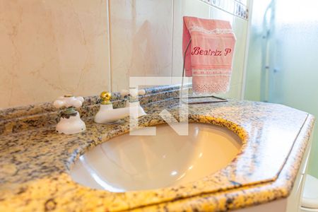 Casa à venda com 254m², 4 quartos e 8 vagasdetalhe do Banheiro da Suite 1 / Suite 2