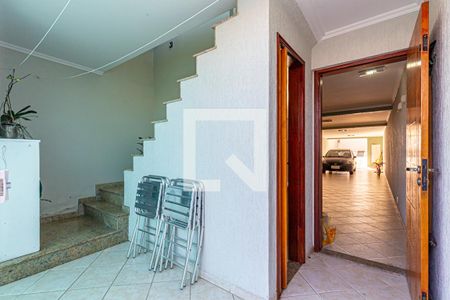 Casa à venda com 254m², 4 quartos e 8 vagasEscada Acesso Garagem
