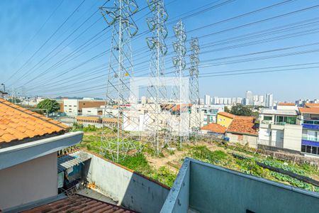 Casa à venda com 254m², 4 quartos e 8 vagasVista da Área de Serviço