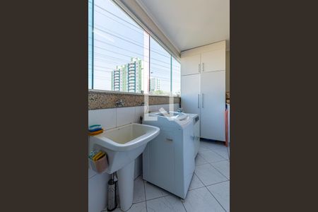 Casa à venda com 254m², 4 quartos e 8 vagasÁrea de Serviço