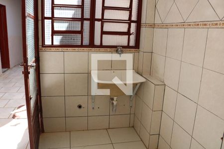 Área de Serviço de casa à venda com 4 quartos, 200m² em Vila Abajá, Goiânia