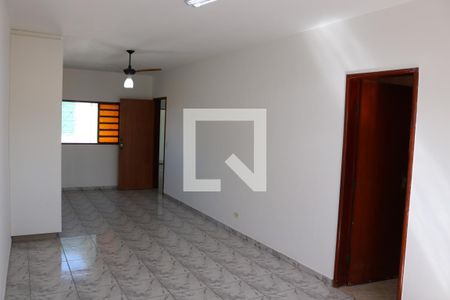 Casa à venda com 200m², 4 quartos e 2 vagasSuíte 2