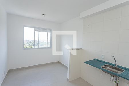 Sala, cozinha e área de serviço de apartamento para alugar com 2 quartos, 33m² em Jardim Peri, São Paulo