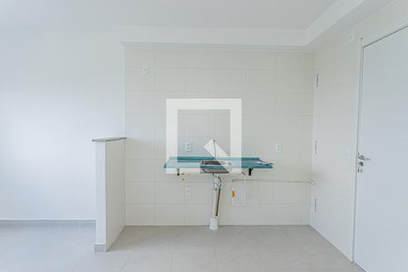 Sala, cozinha e área de serviço de apartamento para alugar com 2 quartos, 33m² em Jardim Peri, São Paulo