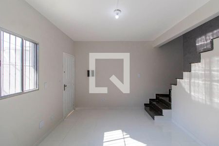 Sala de casa para alugar com 2 quartos, 80m² em Jardim Matarazzo, São Paulo