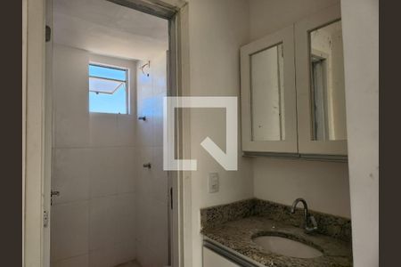 Banheiro de apartamento à venda com 4 quartos, 115m² em Ana Lúcia, Belo Horizonte
