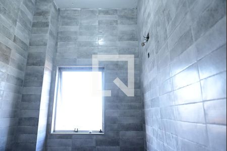 Banheiro de kitnet/studio para alugar com 0 quarto, 42m² em Maracanã, Praia Grande
