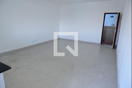 Quarto / sala de kitnet/studio para alugar com 0 quarto, 42m² em Maracanã, Praia Grande