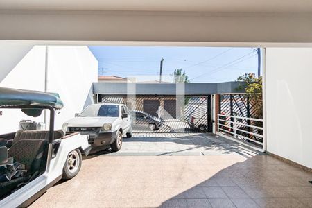 Casa à venda com 333m², 4 quartos e 7 vagas Casa à venda com 333m², 4 quartos e 7 vagasGaragem