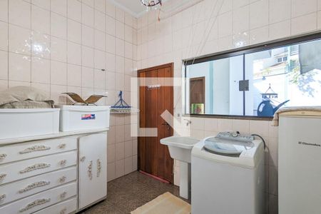 Casa à venda com 333m², 4 quartos e 7 vagas Casa à venda com 333m², 4 quartos e 7 vagasÁrea de serviço