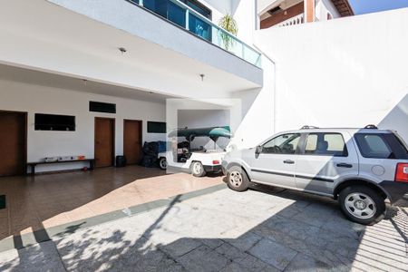 Casa à venda com 333m², 4 quartos e 7 vagas Casa à venda com 333m², 4 quartos e 7 vagasGaragem