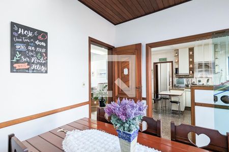 Casa à venda com 333m², 4 quartos e 7 vagas Casa à venda com 333m², 4 quartos e 7 vagasCozinha