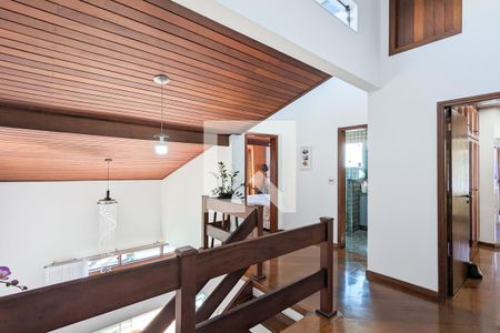 Casa à venda com 333m², 4 quartos e 7 vagas Casa à venda com 333m², 4 quartos e 7 vagasHome office