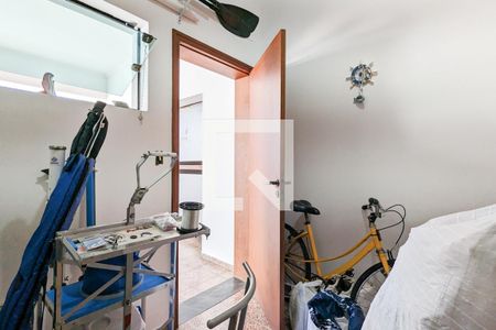 Casa à venda com 333m², 4 quartos e 7 vagas Casa à venda com 333m², 4 quartos e 7 vagasQuarto de serviço