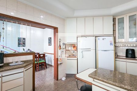 Casa à venda com 333m², 4 quartos e 7 vagas Casa à venda com 333m², 4 quartos e 7 vagasCozinha