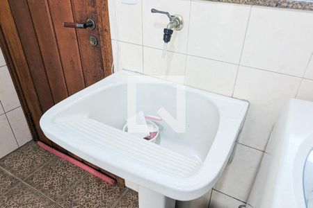 Casa à venda com 333m², 4 quartos e 7 vagas Casa à venda com 333m², 4 quartos e 7 vagasÁrea de serviço