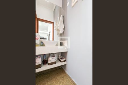 Casa à venda com 333m², 4 quartos e 7 vagas Casa à venda com 333m², 4 quartos e 7 vagasLavabo