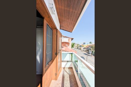 Casa à venda com 333m², 4 quartos e 7 vagas Casa à venda com 333m², 4 quartos e 7 vagasVaranda do quarto 1