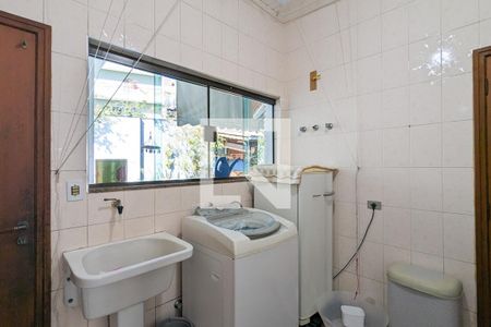 Casa à venda com 333m², 4 quartos e 7 vagas Casa à venda com 333m², 4 quartos e 7 vagasÁrea de serviço