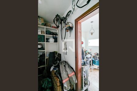 Casa à venda com 333m², 4 quartos e 7 vagas Casa à venda com 333m², 4 quartos e 7 vagasDepósito