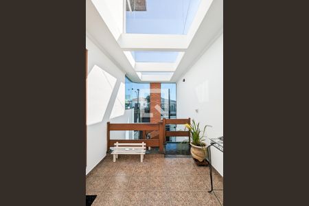 Casa à venda com 333m², 4 quartos e 7 vagas Casa à venda com 333m², 4 quartos e 7 vagasEntrada