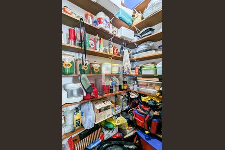 Casa à venda com 333m², 4 quartos e 7 vagas Casa à venda com 333m², 4 quartos e 7 vagasDespensa