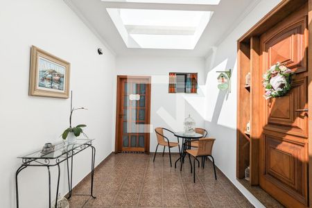 Casa à venda com 333m², 4 quartos e 7 vagas Casa à venda com 333m², 4 quartos e 7 vagasEntrada