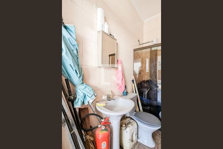 Casa à venda com 333m², 4 quartos e 7 vagas Casa à venda com 333m², 4 quartos e 7 vagasBanheiro de serviço