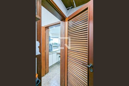 Casa à venda com 333m², 4 quartos e 7 vagas Casa à venda com 333m², 4 quartos e 7 vagasDespensa