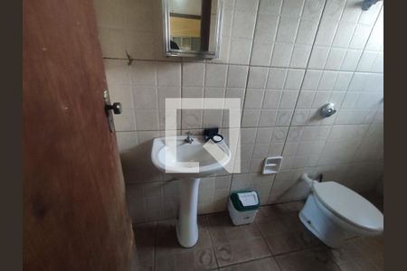 Casa à venda com 150m², 4 quartos e 2 vagasBanheiro 2