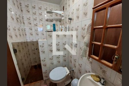 Casa à venda com 100m², 2 quartos e 2 vagas Casa à venda com 100m², 2 quartos e 2 vagasBanheiro da Suíte