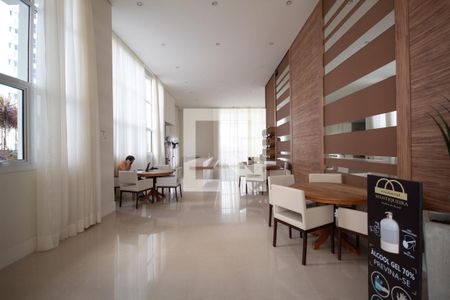 Apartamento à venda com 68m², 2 quartos e 1 vaga Apartamento à venda com 68m², 2 quartos e 1 vagaÁrea comum - Salão de festas