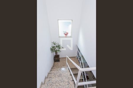 Casa à venda com 140m², 3 quartos e 3 vagasEscada