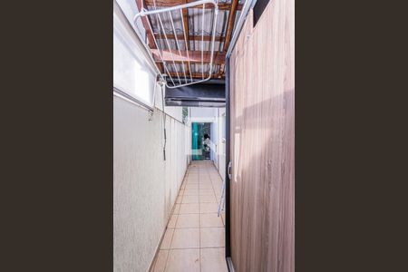 Casa à venda com 140m², 3 quartos e 3 vagasCorredor externo