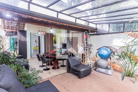 Casa à venda com 140m², 3 quartos e 3 vagasQuintal e churrasqueira