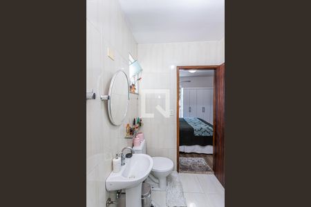 Casa à venda com 140m², 3 quartos e 3 vagasBanheiro suite 1