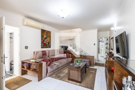 Sala de casa à venda com 3 quartos, 204m² em Vila Madalena, São Paulo