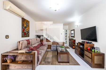 Sala de casa à venda com 3 quartos, 204m² em Vila Madalena, São Paulo