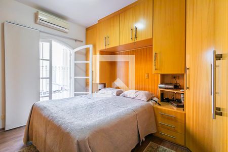 Casa à venda com 204m², 3 quartos e 2 vagasSuíte