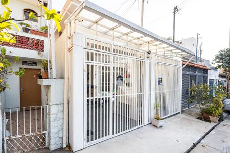 Casa à venda com 204m², 3 quartos e 2 vagasFachada