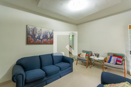 Sala de casa à venda com 3 quartos, 233m² em Tupi, Belo Horizonte