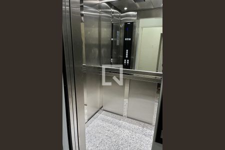 Apartamento à venda com 170m², 3 quartos e 3 vagasElevador