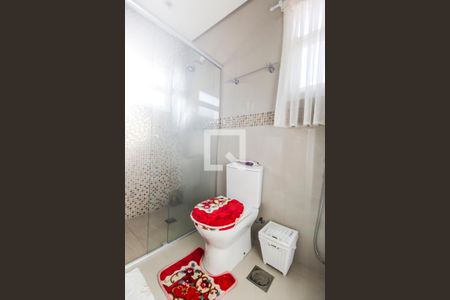 Casa de condomínio para alugar com 279m², 3 quartos e 6 vagasBanheiro da Suíte 1