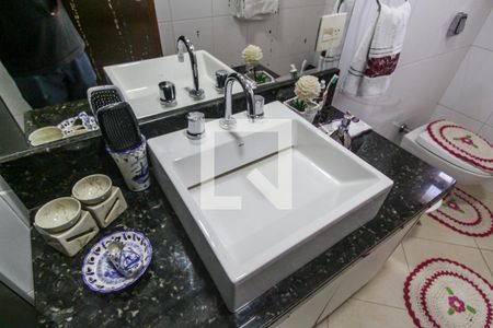 Casa de condomínio para alugar com 279m², 3 quartos e 6 vagasBanheiro da Suíte 2